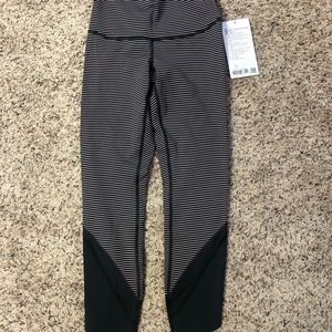 Lululemon Wunder Under NEW leggings size 4